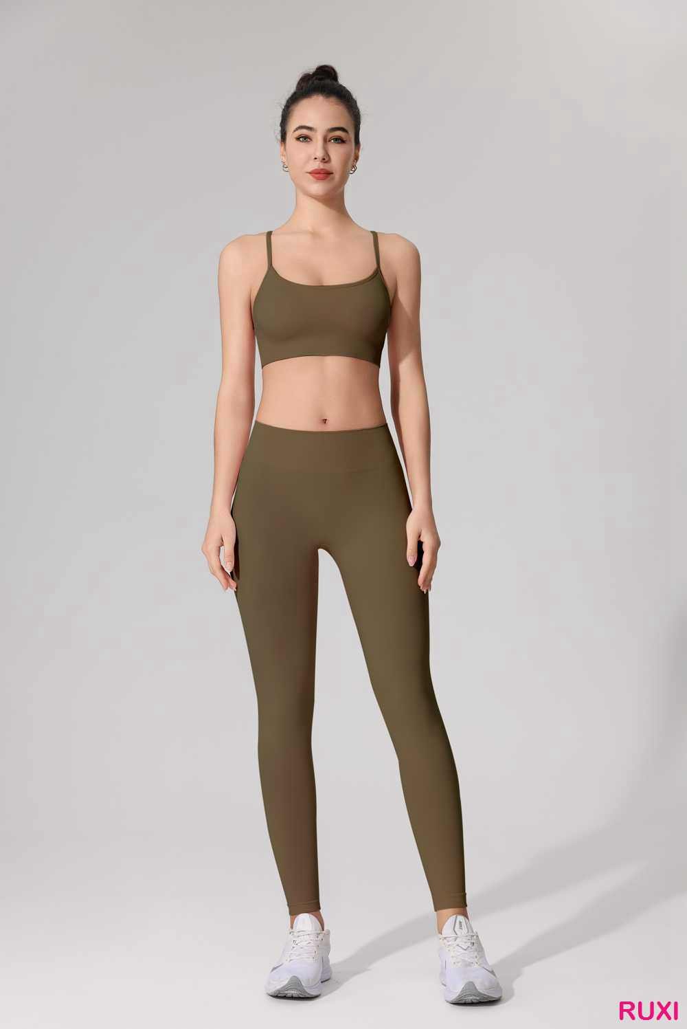 Designer Yoga Wear Chic-Comfortable Fitness Apparel rb0530